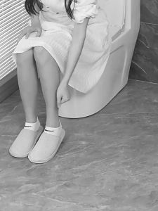 เก้าอี้วางเท้า เก้าอี้นั่งส้วม สำหรับช่วยปรับท่านั่งขณะขับถ่าย เก้าอี้วางเท้าถอดประกอบได้ พร้อมปุ่มกันลื่น 2 ชั้น พร้อมส่งจากไทย!!