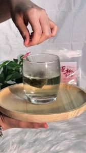 ชาเซียน อู่หลงพีช 蜜桃乌龙 ชาจีน ( พีช อู่หลง แอปเปิ้ล ) 30 ซอง/กล่อง สมุนไพรแห่งหุบเขา ชาเพื่อสุขภาพและความงาม