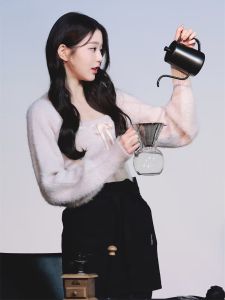 Áo Len Dệt Kim Mềm Mại Ngọt Ngào Ngọt Ngào Áo Khoác Vai Áo Ngực Dây Đeo Cổ Chữ V Áo Hai Mảnh Cho Nữ Mùa Thu 2023