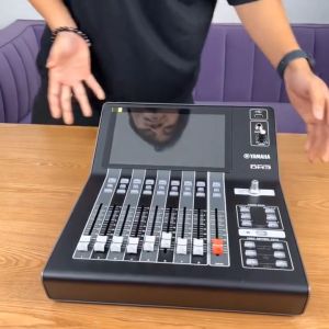 YAMAHA DM3-D มิกเซอร์ดิจิตอล 22 แชนแนล 16 ไมค์ 6 Aux เชื่อม Stage box ได้