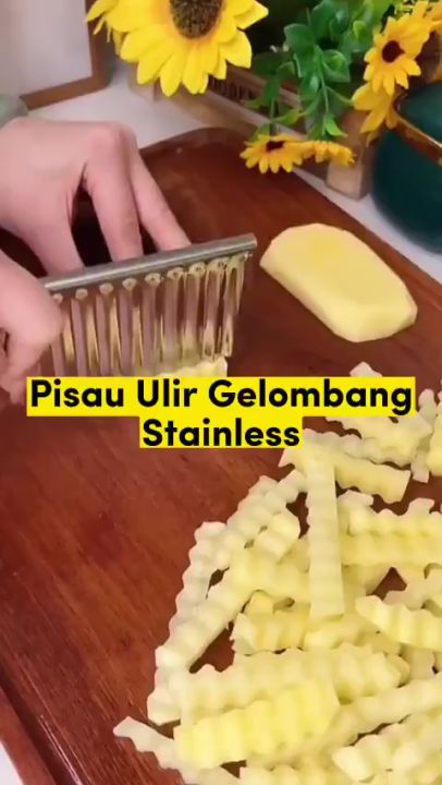 Pisau Kentang Potato Cips/ Pisau Ulir Bergelombang/Cutter Pisau Zigzag Gerigi Kentang Gagang Kayu