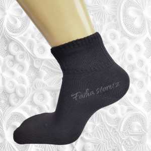 kaos kaki pendek di atas mata kaki remaja dewasa polos