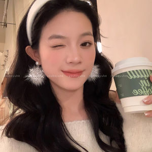 Ultra-Shiny Zircon Furry Snowflake Pearl Womens Earrings Luxury Elegance High-End Sensation Ear Jewelry Fashion Accessories