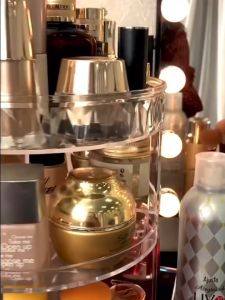 ชั้นวางเครื่องสำอางค์ 3 ชั้น ทรงสูง หมุน 360 องศา ปรับความสูงแต่ละชั้นได้ ชั้นวางของ กล่องเครื่องสำอางค์