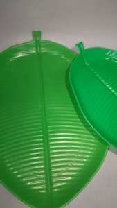 BANANA LEAF SERVING TRAY/ BANANA LEAF PLATE/MULTI-PURPOSE LEAF PLATE/INASAL LEAF PLATE/PLASTC BARBEQUE DAHON TRAY / RICE PLATTER / FRUIT TRAY/ SERVING PLATE