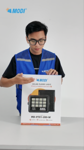 Đèn Pha Năng Lượng Mặt Trời 200W MODI SOLAR Mắt Vuông Cao Cấp Độ Sáng Cao Chiếu Xa