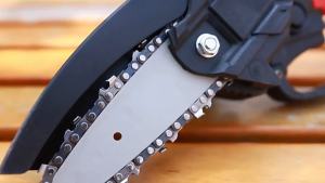 【LH Tools Stor】D-WETali Gergaji Listrik Nirkabel 21V Konfigurasi Profesional!  Motor Tembaga Tali Gergaji Tahan Karat 3 Mode Pemotongan Dua Baterai Lithium Memastikan Daya Tahan Tanpa Khawatir Garansi 1 Tahun Tenang Gunakan untuk Pemotongan Ranting