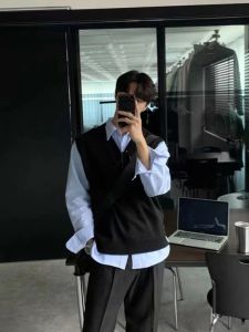 Young Korean Style Sweater Vest Mens and Womens Sleeveless Waistcoat Spring & Fall Winter V-neck Vest Fancy Base Knitwear