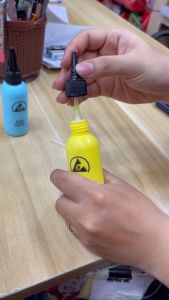 Bình Đựng Dung Dịch Kèm Đầu Kim dung tích /60ml