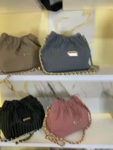 Raine - Tas Bahu Kerut Wanita Terbaru Bahan Nylon-Raine bags Slingbag Livina Salur rantai anyam