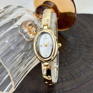 Fashion Oval Gold Watch for Women with Star-Engraved Detail: A Timeless Accessory