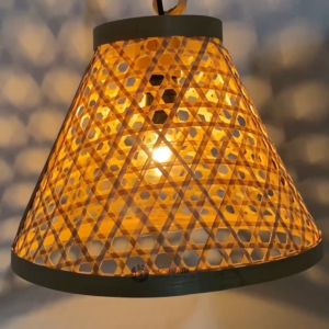 Kap Lampu Gantung Bambu: Lampu Dekorasi Model Kerucut Kerajinan Anyaman Bambu B.CRAFTJOGJA