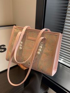 กระเป๋าสะพายไหล่ผู้หญิงขนาดใหญ่ กระเป๋าถือทรง Tote ดีไซน์เก๋ไก๋ กระเป๋าสะพายไหล่แบบลำลอง วัสดุ PU ซิปปิด