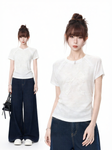 AUDISTY | Áo Thun Tay Ngắn Cổ Đầy Qua Vai Slim Fit Với Nơ Trắng Xem Qua