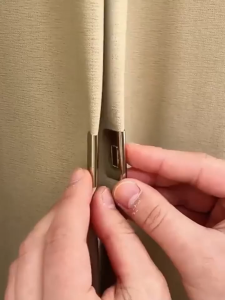 1Pair Magnetic Curtain Clips - Hold Curtains Closed Detachable Buckle No Drill Privacy Protection for Indoor and Outdoor Patio Curtains
