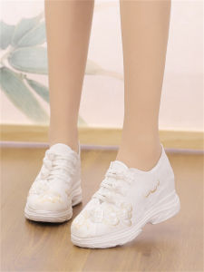 Shoes for Han Chinese Clothing Womens Ethnic Style Embroidered Shoes Heighten Soft Bottom Plaid Chinese Ancient Style Sneaker Cheongsam Match Horse-Face Skirt Shoes