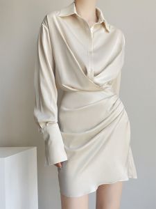 ชุดเดรสคอโปโลแขนยาวทรงเอเข้ารูปสไตล์สตรีท กระโปรงทรงเอเอวสูง ชุดเดรสผู้หญิงฤดูใบไม้ร่วง 2023 ชุดเดรสผู้หญิงสุดหรูหรา