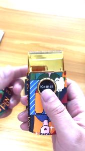 Kemei KM-RS7098 Graffiti Electric Shaver Professional Beard Trimmer Mini Electric Razor Beard Cutting Machine Men Graffiti USB Charging