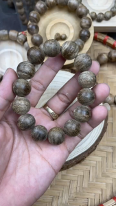 [Cao Cấp] Vòng Trầm Hương Rục Trà My Quảng Nam 18li Tự Nhiên Mùi Thơm Sống Mạnh Bảo Hành Mùi Trọn Đời Thư Giãn & May Mắn