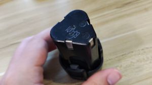 แบต แบตสว่านไร้สาย แบตแบตเตอรี่ลิเธียม12V Lithium-ion Batteryมีชุดค่าผสมที่หลากหลายแบตลิเธียมไอออน ทรงสามเหลี่ยมเหมาะสําหรับเครื่องจักรหลายประเภท