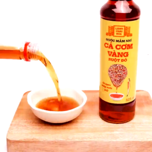 Premium fish sauce Lang Chai Xua plastic bottle 525ml - 300 years of traditional craftsmanship