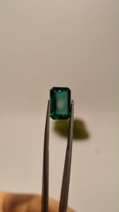 มรกตแซมเบีย 12x8มม 4.00 กะรัต สะอาดสวยมาก สร้างขึ้นในห้องปฏิบัติการ