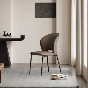 เก้าอี้ทานอาหารสไตล์อิตาลีหรูหรา ทรงเรียบง่าย ขนาดเล็ก สำหรับโรงแรมและร้านอาหาร ที่นั่งแบบเคลื่อนที่ได้