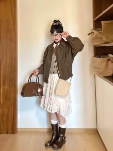 Váy Dài Nửa Thân Không Đều Xếp Ly Viền Ren Phong Cách Mới Mùa Xuân Thu Váy Dài Vừa Phải Không Đều Váy Nữ