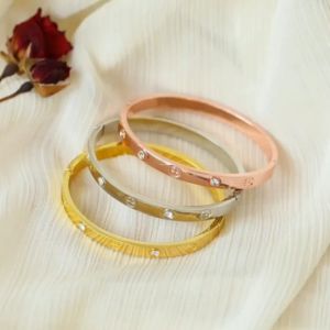Gelang Bangle Titanium Wanita Style Korea Anti Karat Selamanya
