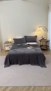 Selimut Bludru kupu bahan poliester ukuran 150X200Cm motif 3D Timbul / selimut tidur premium