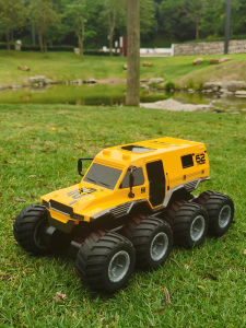 YILIXING | Large Off-road Remote Control Car Amphibious Climbing Drift 8WD