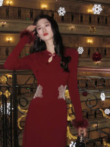 LINGQIAN | New Chinese Style Red Knitted Modified Qipao Dress for Winter Wedding and Toasting