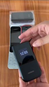 2720 Flip Phone: A Classic 2G Dual SIM GSM Quad-Band Unlocked Device