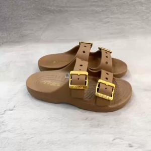 Womens adjustable double-strap casual slippers with metal adjustment buckles and thickened soles.