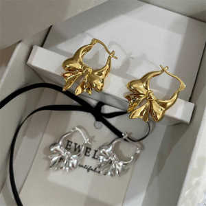 Sweet Retro Butterfly Knot Earring Studs Yellow Brass Plated Fashionable Versatile Metal Ear Cuffs Large Hoops Rockabilly Style