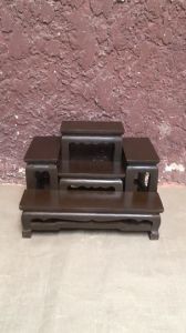 MAISAKPHRAE โต๊ะหมู่บูชาไม้สัก หมู่ 5 หน้า 4 (ตัวลูก) สีโอ๊ค กว้าง 30 ซม. ยาว 40 ซม. สูง 26 ซม.