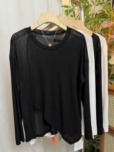 เสื้อยืดแขนยาวผู้หญิงฤดูร้อนปี 2024 ทรงหลวมสบายๆ บางเฉียบ ทรงปกติ สีสันสดใส ทรงไม่สมมาตร เสื้อผ้ากันแดด