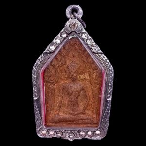 K056 พระ ขุนแผน พิมพ์ อกใหญ่ กรุ วัดบ้านกร่าง เลี่ยม กรอบพระ โบราณ ขนาด 7x4 cm.