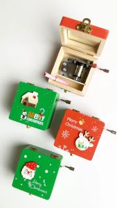 Pinky Bee Kotak Musik Natal Klasik Santa Merry Christmas 70120400