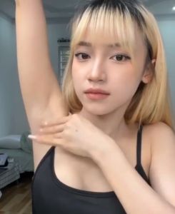 (𝙎𝙂 𝙎𝙏𝙊𝘾𝙆) Private parts armpit whitening underarm whitening cream 50ml/box Skin Bleaching Cream for Private Area Natural Skin Whitening Cream for Underarms Knees Elbows