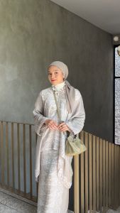 ARUMI JUPRI Set Blouse dan Rok Lilit Batik Modern Viscose