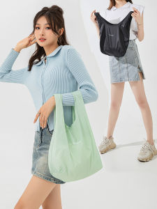 กระเป๋าใส่ของเดินทางแบบพับได้บางเฉียบ Pure Color Handbag Nylon Foldable Storage Bag กระเป๋าใส่ของเดินทางขนาดเล็กสำหรับผู้หญิงวัย 90