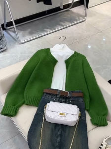 Áo Len Cardigan Dệt Kim Cổ Tròn Màu Xanh Lá Cây Phong Cách Hàn Quốc Dành Cho Nữ Mùa Thu Đông Thiết Kế Mới Áo Khoác Ngoài Thời Trang