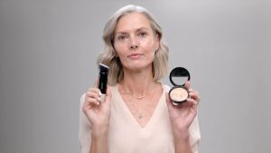 Kem nền làm sáng da LAURA GELLER BAKED BALANCE-N-GLOW ILLUMINATING FOUNDATION Fair 8g của Mỹ