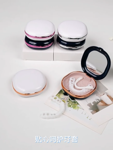 Invisible Orthodontic Retainer Storage Box Portable Orthodontic Braces Aligner Pill Box for Dental Braces And False Teeth Small Size Easy to Carry隐形牙套保持器收纳盒
