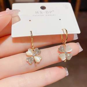 A80 (Beli 2 dapat bonus) COD Anting bunga manis titanium wanita Korea
