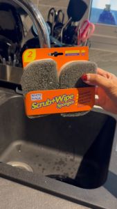 White Magic Scrub+Wipe Sponges