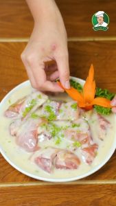 Chân giò hầm sữa kiểu Đức 1.2kg - Ông già IKA ( Chỉ giao tại Hà Nội)