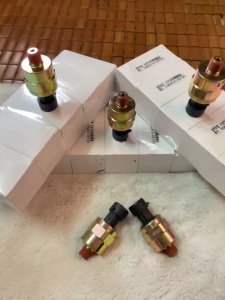 Núm báo hơi cho xe ô tô xe tải. Núm báo phanh Dong Fong (1 chiếc)