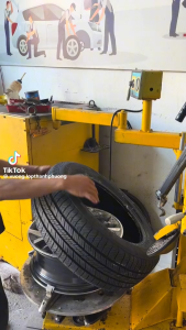 Mỏ vịt rin theo máy ra vào lốp giá tốt